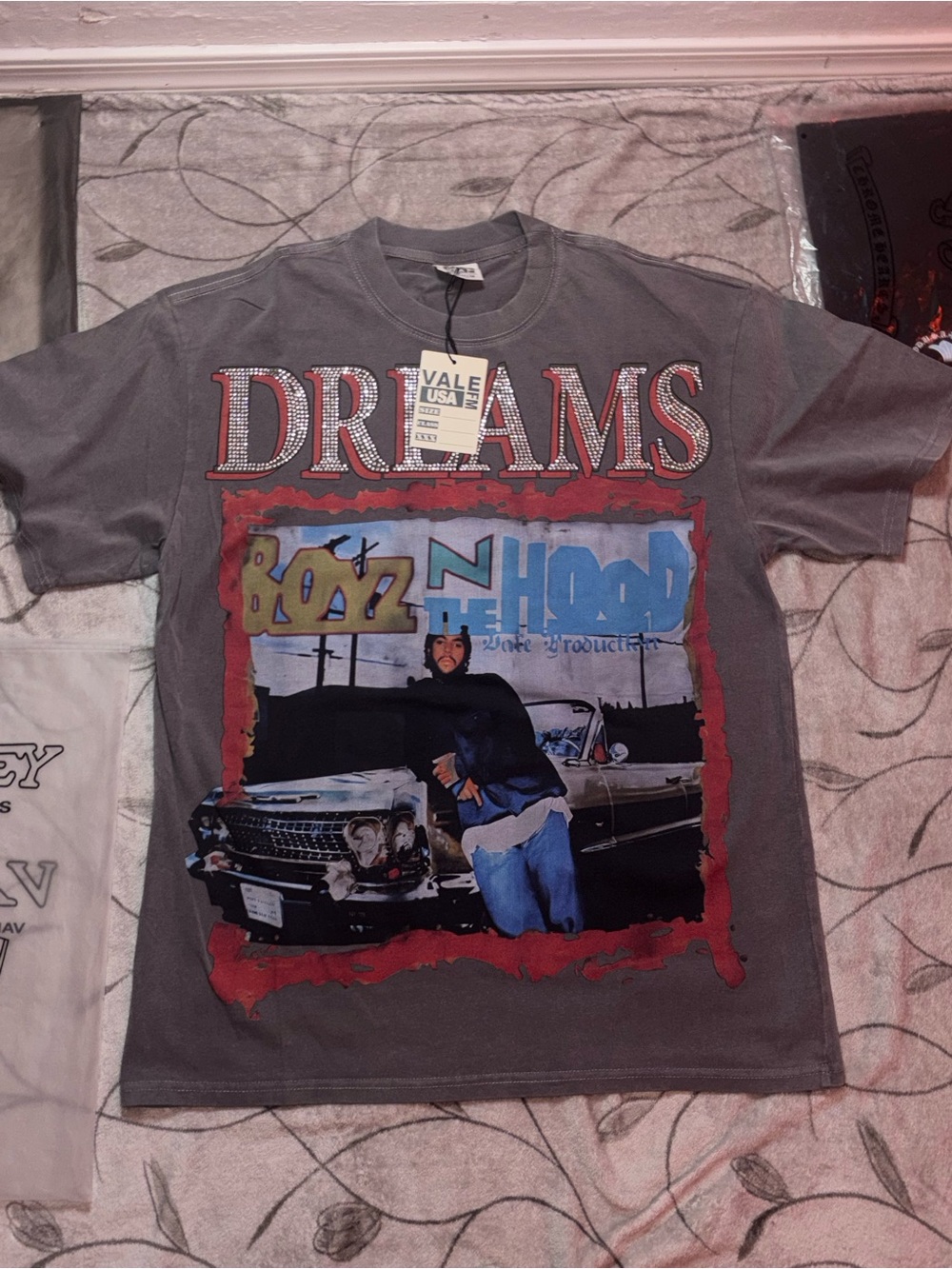 Gray 'Dreams' Graphic Short-Sleeve Tee - Men's Streetwear